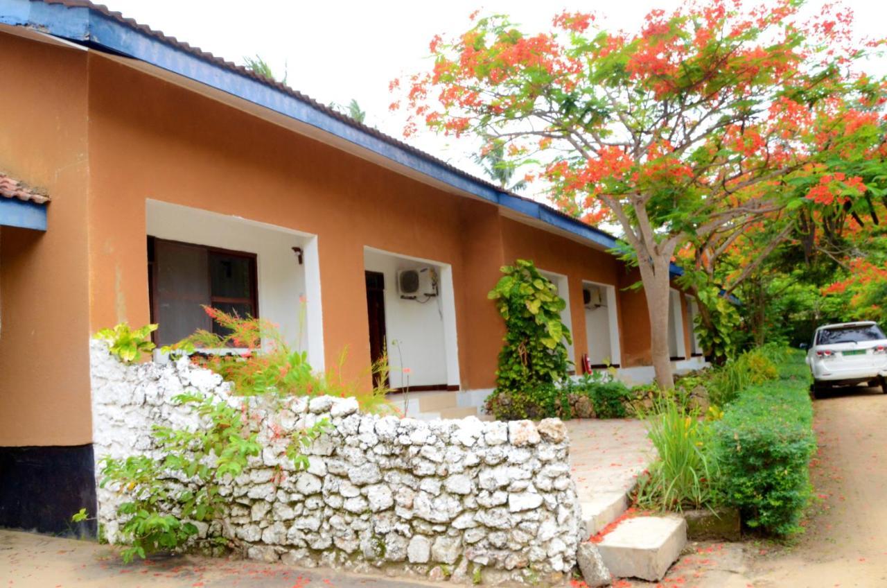 Funky Squids Beach Resort Bagamoyo Exterior foto